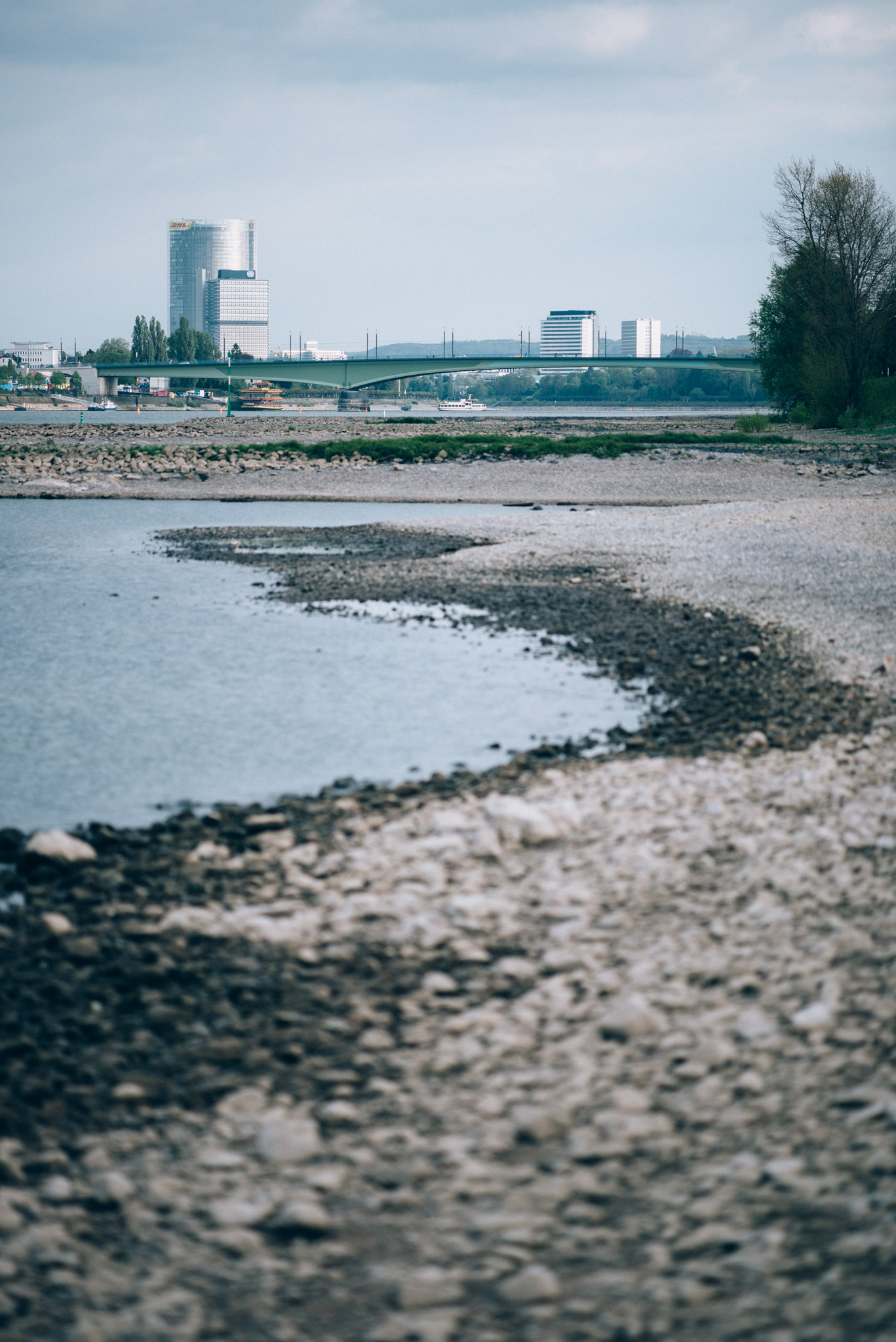 bonn berlin zeiss nikon rhein manfrotto dhl post tower